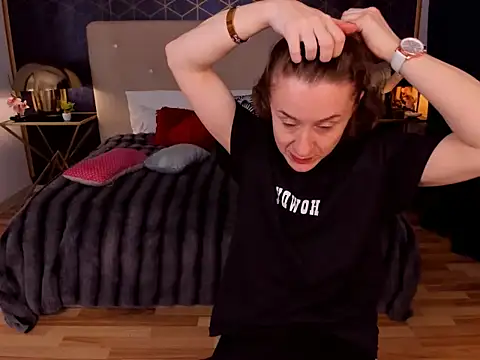 Snapshot of GingerWixxx chatting on February 3, 5:38 am GingerWixxx online show from February 3, 5:38 am