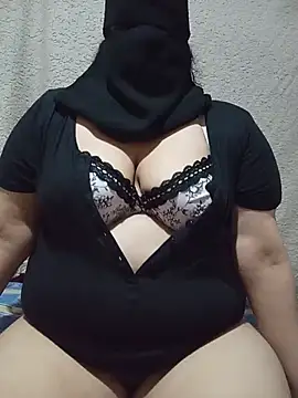 Snapshot of Jamilabarbier1 chatting on July 18, 6:12 pm Jamilabarbier1 online show from July 18, 6:12 pm