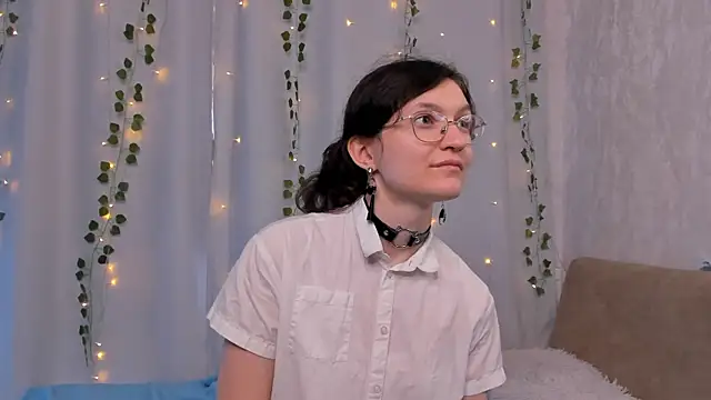 ThoraMarola online show from June 25, 11:15 am