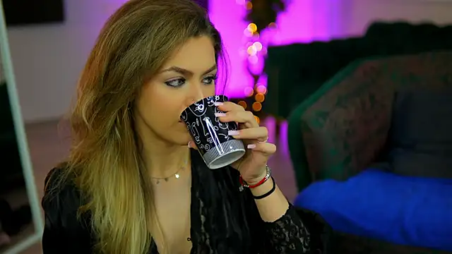 NayaQuinn online show from March 30, 7:26 pm