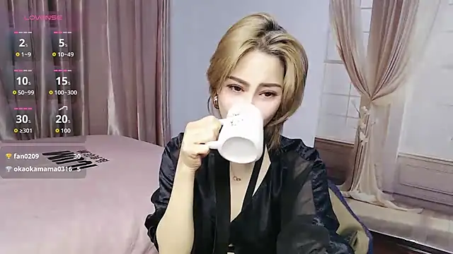 Snapshot of lucyyanyan chatting on March 16, 10:30 am lucyyanyan online show from March 16, 10:30 am