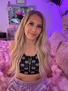 JulieSol online show from February 15, 8:24 am