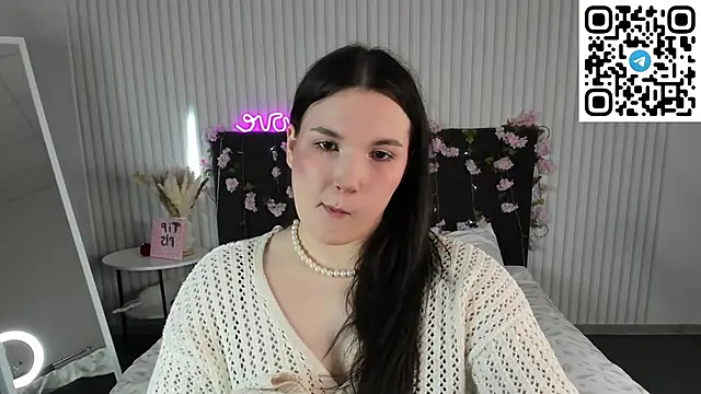 Mira Silk online show from April 3, 11:30 am