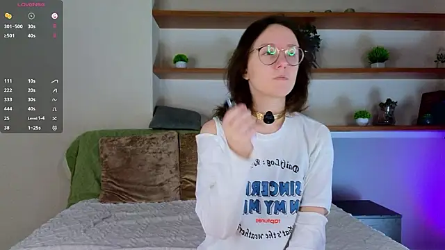 PorshaFluellen online show from February 3, 1:15 am