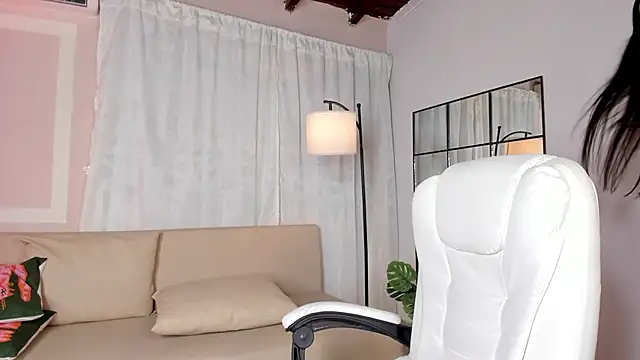 Snapshot of liaamoon_ chatting on May 29, 12:25 pm liaamoon online show from May 29, 12:25 pm