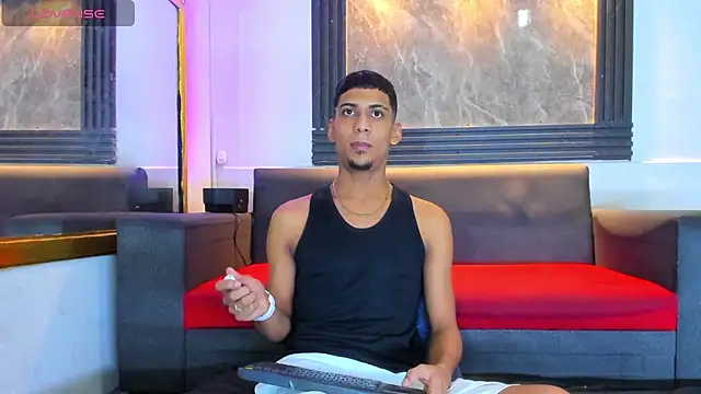 Snapshot of ALEX_KEITH26 chatting on April 19, 11:53 am ALEX KEITH26 online show from April 19, 11:53 am