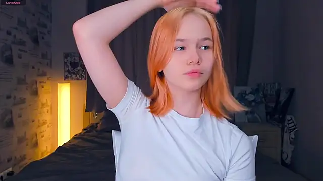 OwlLynn online show from February 8, 8:29 am