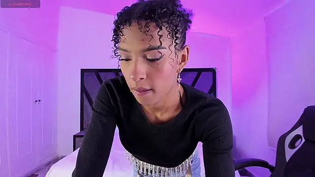 Snapshot of VictoriaRousse_ chatting on March 16, 5:44 am VictoriaRousse online show from March 16, 5:44 am