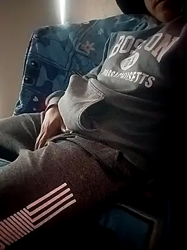 Snapshot of sharck12_35 chatting on January 16, 4:11 pm sharck12 35 online show from January 16, 4:11 pm