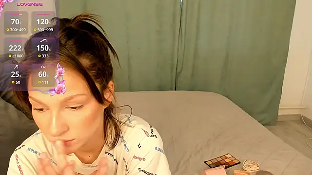 DeonnaHeney online show from February 26, 6:12 am