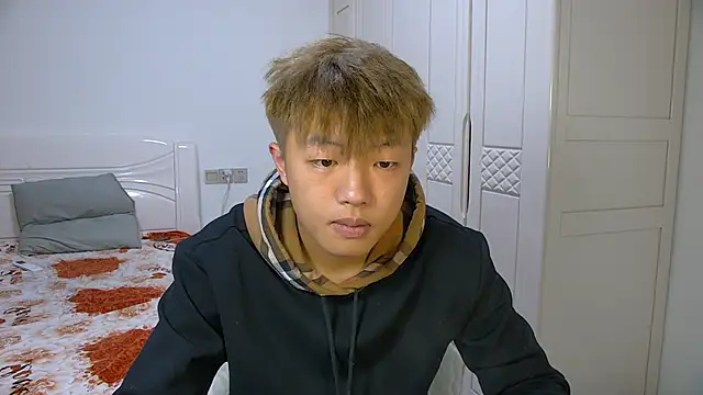 Chocolates-001 online show from February 3, 10:42 am