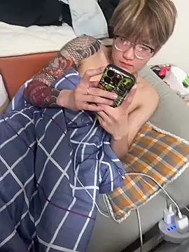 Chocolates-001 online show from February 6, 8:45 pm