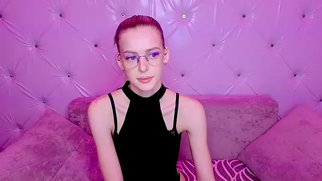 Snapshot of kittie_like18 chatting on March 22, 12:58 am kittie like18 online show from March 22, 12:58 am