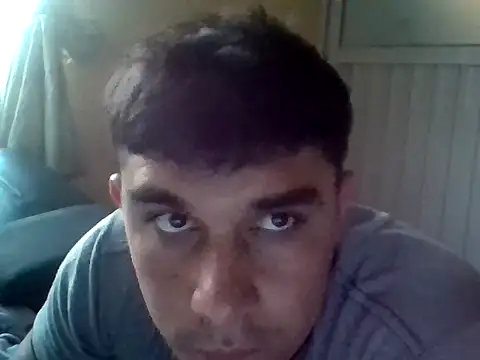 Snapshot of Gabosex18 chatting on April 21, 11:18 pm Gabosex18 online show from April 21, 11:18 pm