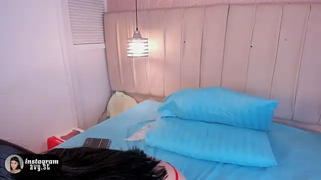 Snapshot of avy_st chatting on April 1, 3:51 am avy st online show from April 1, 3:51 am