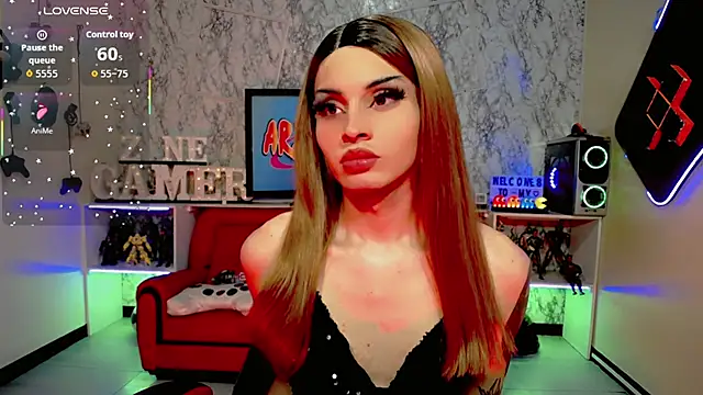 Snapshot of Lisa_sparkleee chatting on February 28, 3:18 am Lisa sparkleee online show from February 28, 3:18 am