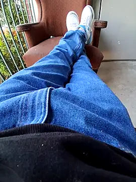 Snapshot of allenyalana chatting on January 16, 11:42 pm allenyalana online show from January 16, 11:42 pm