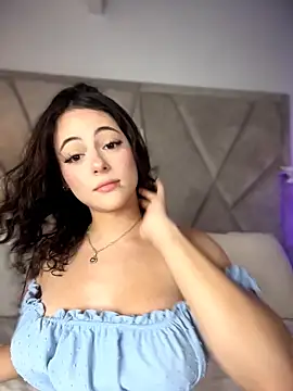 Snapshot of TeaseDollXXX chatting on March 9, 10:03 pm TeaseDollXXX online show from March 9, 10:03 pm