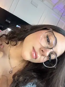 Snapshot of TeaseDollXXX chatting on March 24, 9:20 pm TeaseDollXXX online show from March 24, 9:20 pm