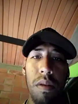 Snapshot of Andreycaliente chatting on April 4, 8:28 pm Andreycaliente online show from April 4, 8:28 pm