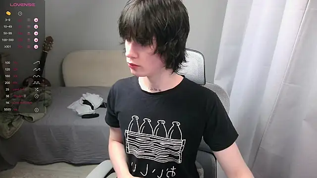 LeonBoykisser online show from March 1, 5:59 pm