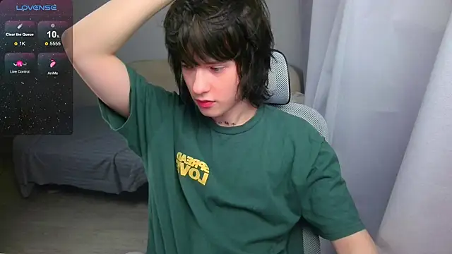 LeonBoykisser online show from May 9, 3:50 pm