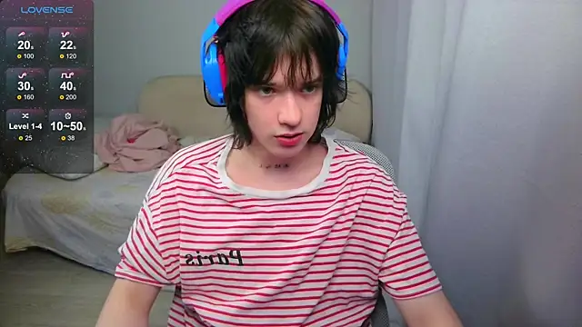 LeonBoykisser online show from May 12, 4:59 pm