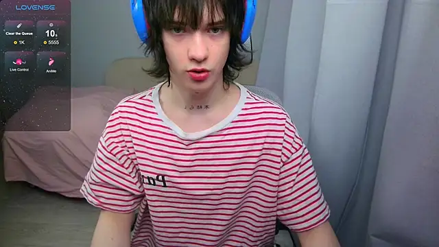 LeonBoykisser online show from May 13, 1:08 pm