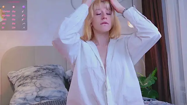 Snapshot of Hey_Lolly_ chatting on March 27, 8:52 pm Hey Lolly online show from March 27, 8:52 pm