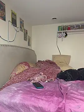 Snapshot of danikaFendyr chatting on April 7, 8:04 am danikaFendyr online show from April 7, 8:04 am