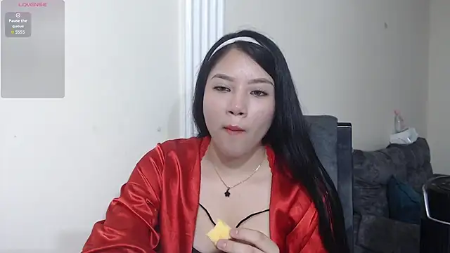 Snapshot of mia_girl07 chatting on March 6, 9:55 pm mia girl07 online show from March 6, 9:55 pm