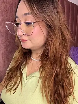 Snapshot of SalomeFlores chatting on March 21, 8:19 am SalomeFlores online show from March 21, 8:19 am