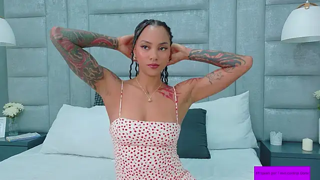 Snapshot of LizStorm_ chatting on April 1, 7:44 pm LizStorm online show from April 1, 7:44 pm