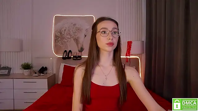 Snapshot of Emily_Simon chatting on February 5, 5:34 am Emily Simon online show from February 5, 5:34 am