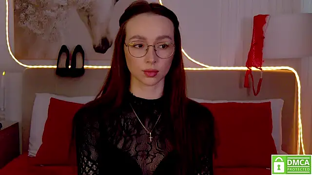 Snapshot of Emily_Simon chatting on February 11, 6:07 am Emily Simon online show from February 11, 6:07 am