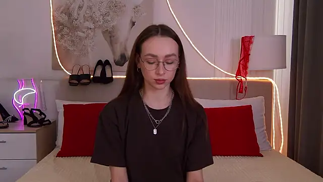 Emily Simon online show from March 19, 4:38 am