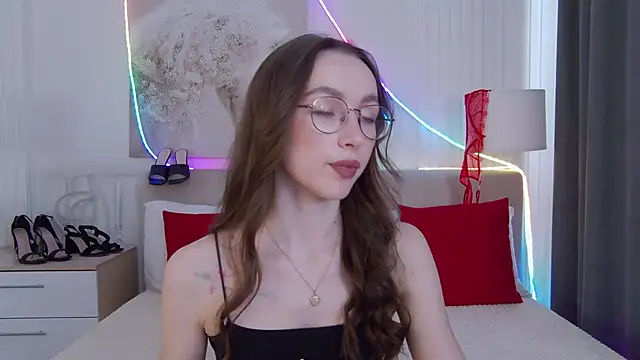 Emily Simon online show from May 6, 5:14 am