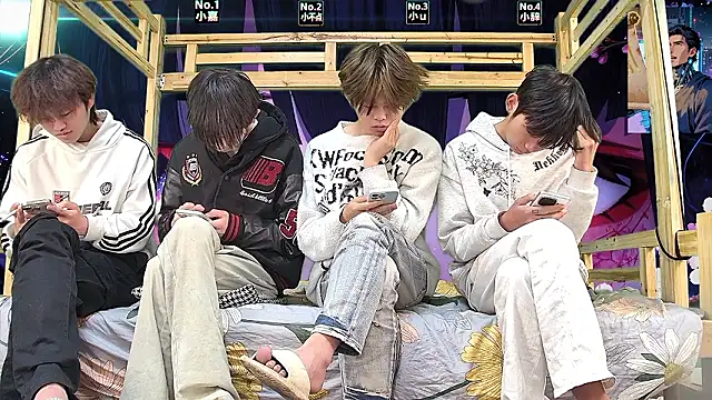 xiaohuangren01 online show from March 16, 4:51 am