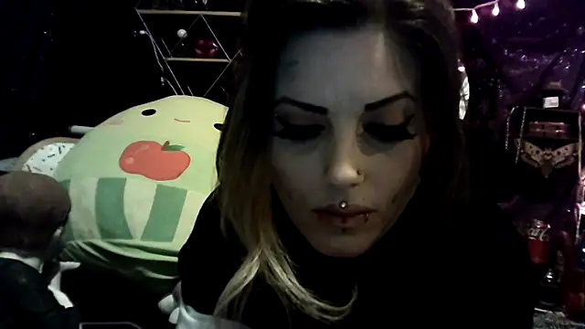 allymoon1369 online show from April 2, 2:09 am