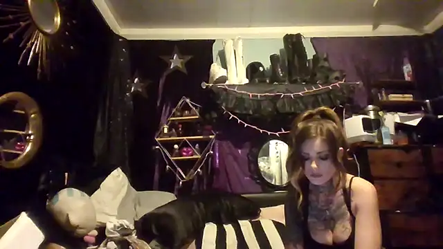 allymoon1369 online show from May 14, 8:21 am