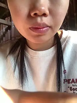 Snapshot of Suny-sexy chatting on February 6, 1:43 am Suny-sexy online show from February 6, 1:43 am