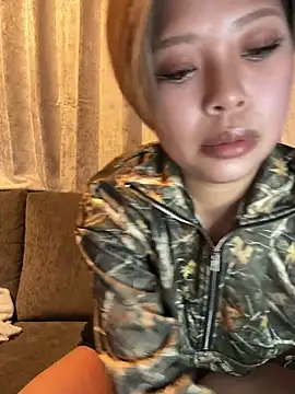 BADBITCHISAKI online show from February 2, 1:10 pm