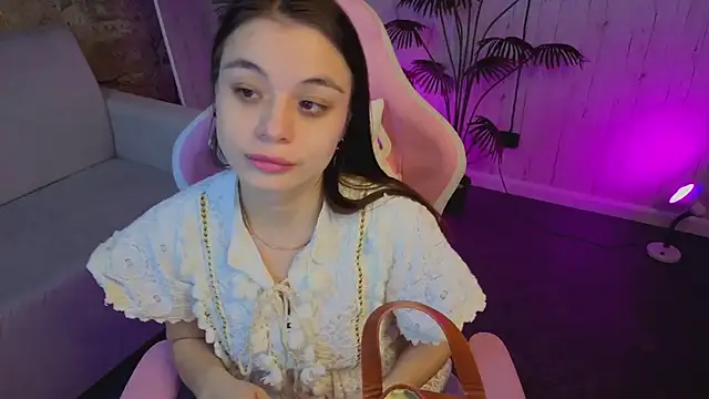 Snapshot of Kim_Bless chatting on February 24, 1:25 am Kim Bless online show from February 24, 1:25 am