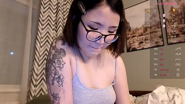 Snapshot of nullgirl chatting on February 11, 2:16 am nullgirl online show from February 11, 2:16 am