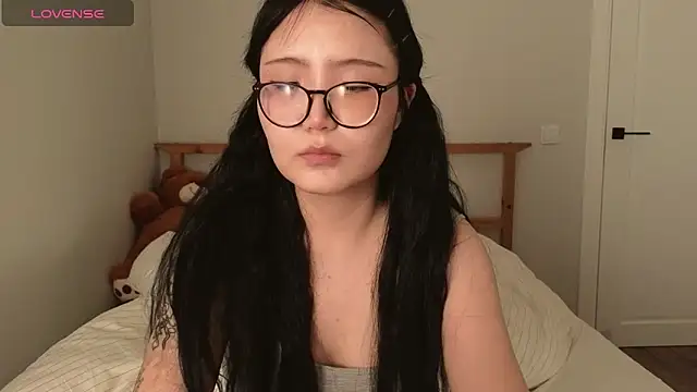 nullgirl online show from May 12, 11:46 pm