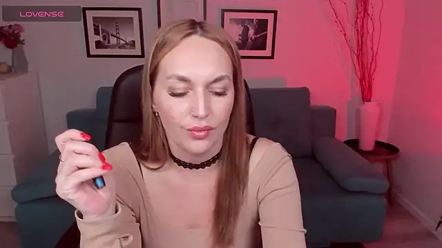 EvieMagical online show from March 30, 6:42 pm