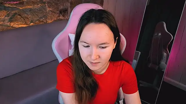 Snapshot of SindieStorm chatting on February 20, 2:08 am SindieStorm online show from February 20, 2:08 am