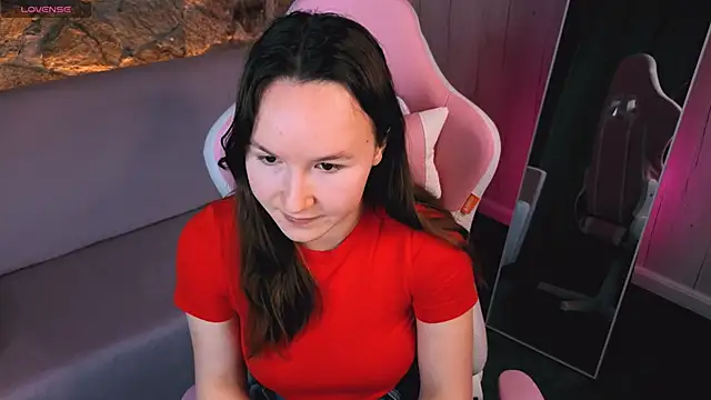 Snapshot of SindieStorm chatting on February 20, 6:26 am SindieStorm online show from February 20, 6:26 am