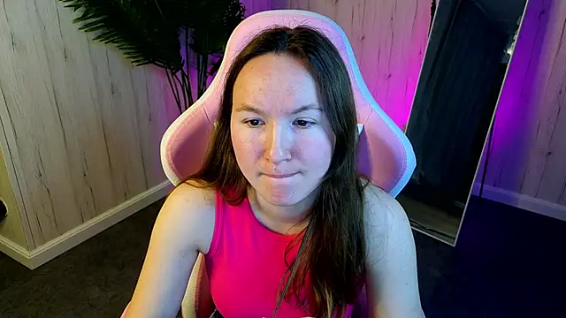 Snapshot of SindieStorm chatting on February 23, 1:47 am SindieStorm online show from February 23, 1:47 am