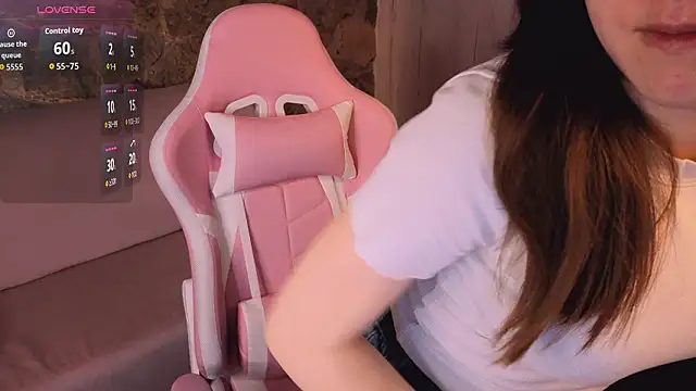 Snapshot of SindieStorm chatting on February 24, 1:47 am SindieStorm online show from February 24, 1:47 am